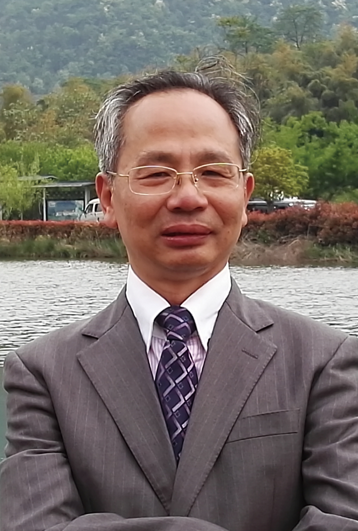 执行会长楼国海 